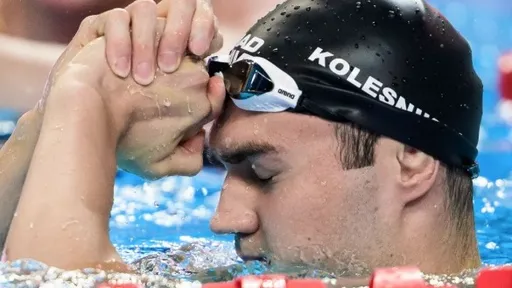World Aquatics проигнорировал победы российских пловцов в обзоре дня ЧМ-2025