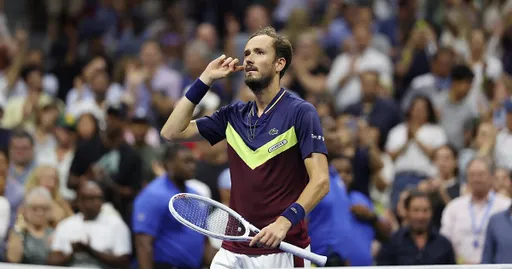 Медведев не выступит на турнире ATP-250 в Чжухае