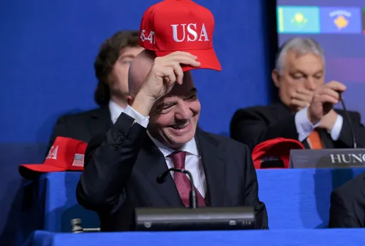 Глава ФИФА Инфантино посетил 1-е заседание «Совета мира», которое провёл Трамп