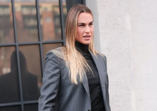 Арина Соболенко опубликовала фотографии в шубе от Gucci