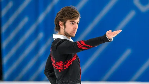 Фигурист Кондратюк лидирует после короткой программы на чемпионате России