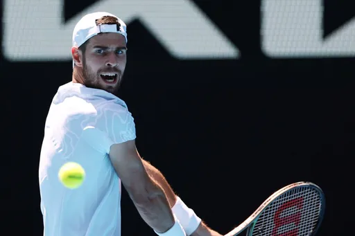 Хачанов уверенно вышел в 1/4 финала Australian Open, отдав Нисиоке всего шесть геймов