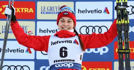 Кулешова выиграла женскую гонку свободным стилем на Югорском лыжном марафоне