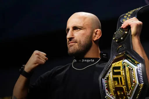 Чемпион UFC Волкановски готов провести бой с Евлоевым в августе или сентябре