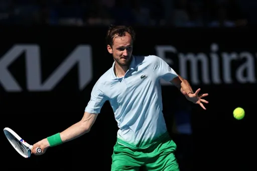 Даниил Медведев в пяти сетах обыграл Самрея в первом круге Australian Open-2025