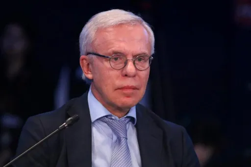 Фетисов раскритиковал Тардифа за статью IIHF про «Каролину» без россиян