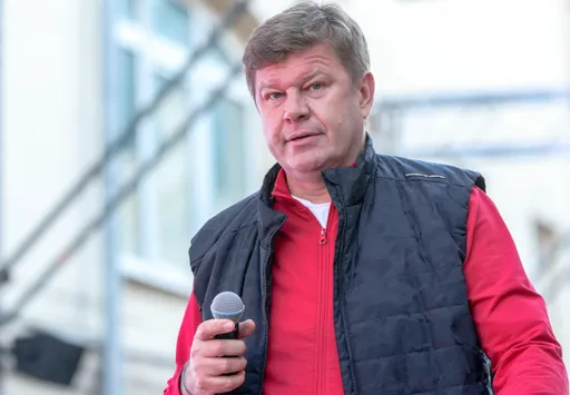 Губерниев: женская сборная на ЧМ по биатлону куда-нибудь прибежала бы, а мужская — нет