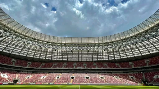 Максим Фадеев выступит на открытии Суперфинала FONBET Кубка России по футболу