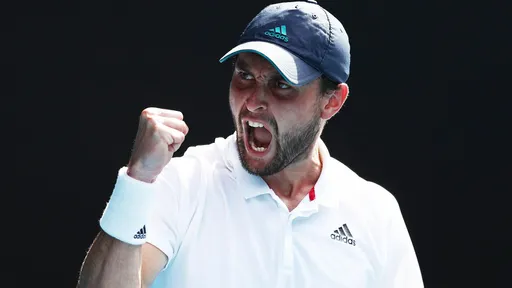 Россиянин Карацев вышел в 1/4 финала турнира ATP-500 в Токио