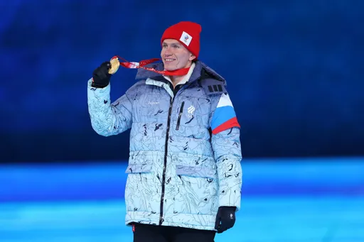 Большунов получил предложения о смене гражданства, но не хочет их рассматривать