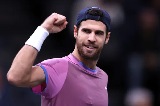 Хачанов обыграл британца Эванса на старте турнира ATP-500 в Дубае