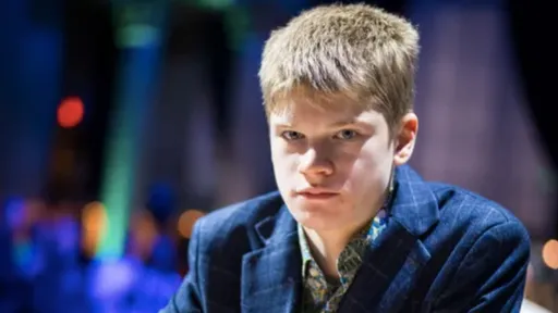 «Он заставлял меня играть до потери сил»: 18-летний шахматист Мурзин – о насилии со стороны отца