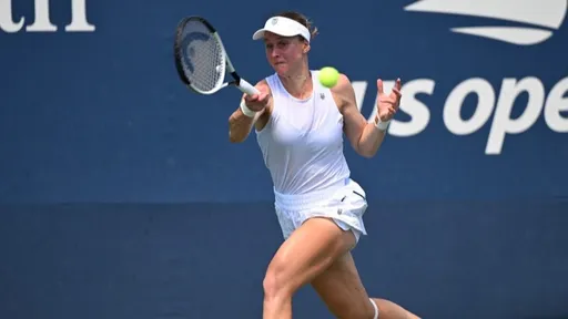 Самсонова уступила Хон во втором круге US Open