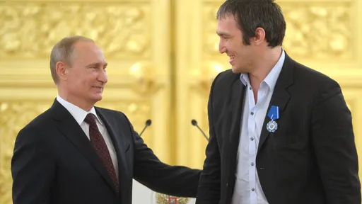 Овечкин рассказал, что Путин подарил ему на свадьбу красивый сервиз