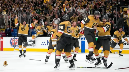 «Вегас» разгромил «Флориду» в пятом матче финальной серии и впервые в истории завоевал Кубок Стэнли