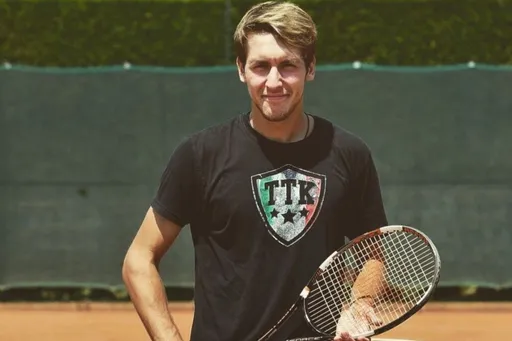 Российский теннисист Киватцев участвует в турнире ATP в Чехии, поскольку подал документы на получение паспорта Италии