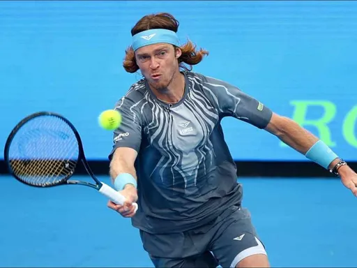 Рублёв уступил Алькарасу в полуфинале ATP-500 в Дохе и покинул турнир