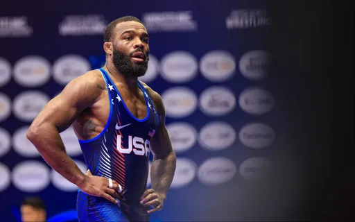 Олимпийский чемпион Барроуз победил Курбаналиева на турнире RAF в Москве