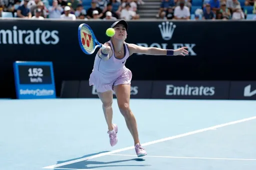 Бенчич проиграла 126-й ракетке мира Бартуньковой на Australian Open-2026