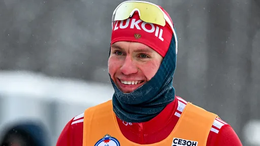 Большунов выиграл скиатлон на чемпионате России в Казани