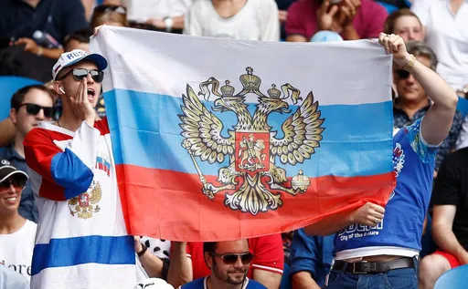 Журова назвала запрет проноса флагов России «нарушением прав человека»