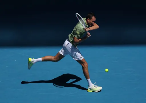 Даниил Медведев стал полуфиналистом турнира ATP в Дубае, обыграв Бруксби