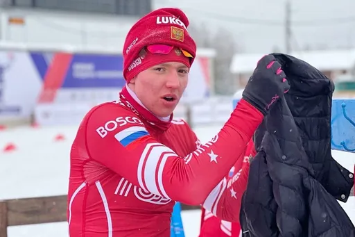 Коростелев выиграл масс-старт на КР, обогнав Большунова на 0,1 секунды