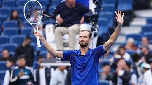 Медведев обыграл Серундоло и вышел в полуфинал турнира ATP-500 в Пекине