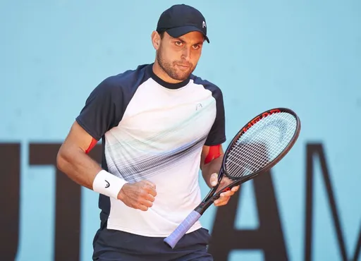 Аслан Карацев вышел в полуфинал турнира ATP-500 в Токио