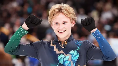 Фигурист Малинин одержал победу на чемпионате мира в Бостоне