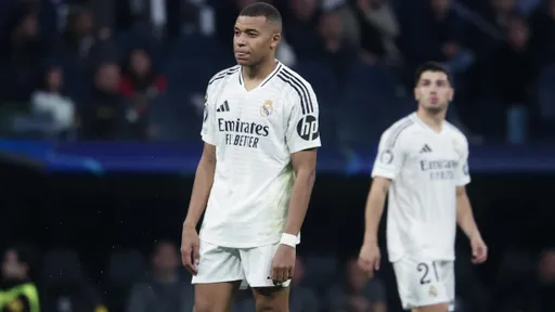 Marca: в «Реале» поддерживают Мбаппе, переживающего из-за своего уровня игры