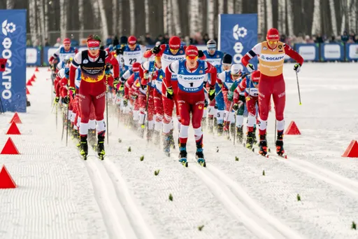 У FIS есть список нейтральных спортсменов из России, в нем нет Большунова