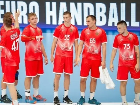 Гандболистов из России допустили на международные турниры среди юниоров