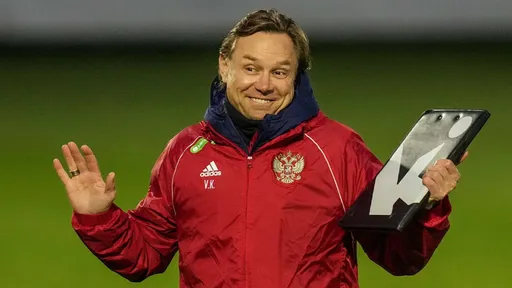 Карпин заявил, что у Дзюбы есть шансы попасть в сборную при снятии бана УЕФА с России