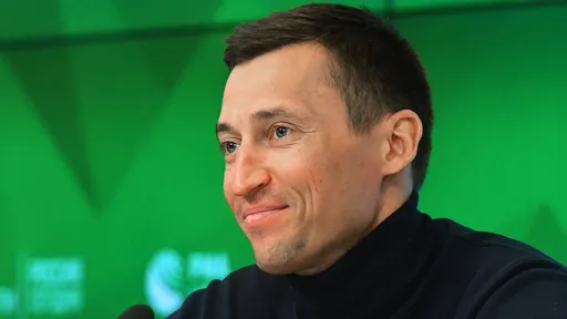 Легков: замечаю, что российские старты в лыжных гонках и биатлоне улучшаются