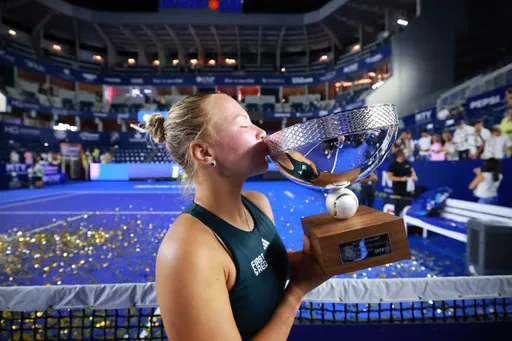 Шнайдер сняли с трофеем турнира WTA в Монтеррее
