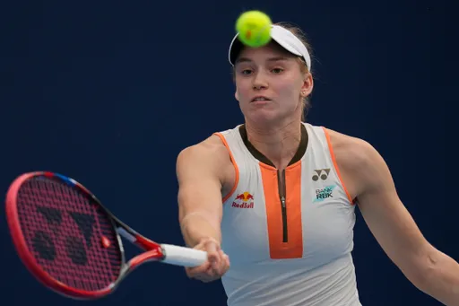 Рыбакина обыграла Анисимову в первом матче Итогового турнира WTA