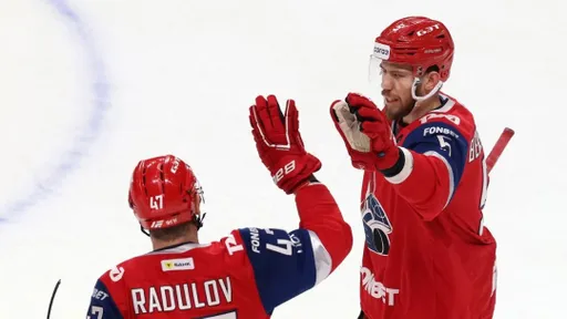 «Локомотив» разгромил «Амур» в матче регулярного чемпионата КХЛ