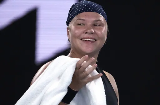 Шнайдер прошла в полуфинал турнира WTA-250 в Хуахине, обыграв Галфи в двух сетах