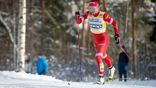 Наталья Непряева стала победительницей скиатлона на чемпионате России в Тюмени