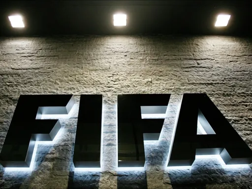 ФИФА не собирается рассматривать возвращение России, несмотря на слова Инфантино