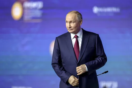 Сербские болельщики скандировали имя Владимира Путина на улицах Германии