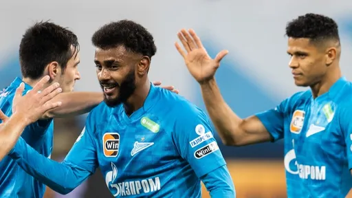 «Зенит» громит «Урал» после первого тайма матча 6-го тура РПЛ
