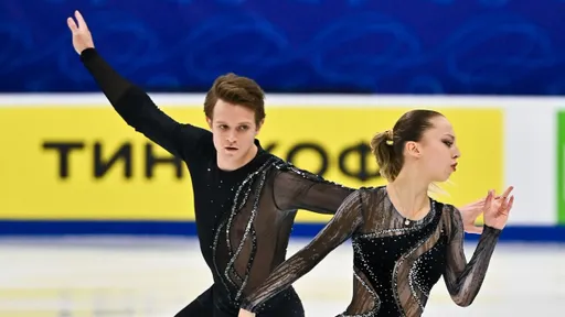 Бойкова и Козловский выиграли короткую программу на пятом этапе Гран-при России