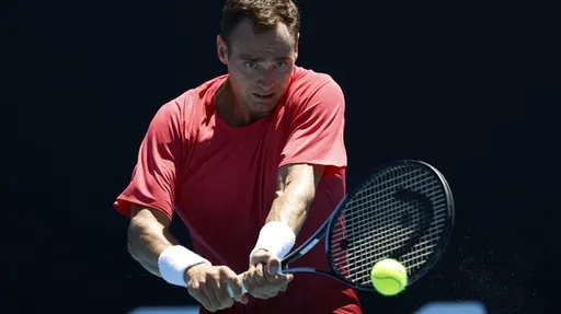 Сафиуллин проиграл Руне в матче первого круга турнира ATP в Роттердаме