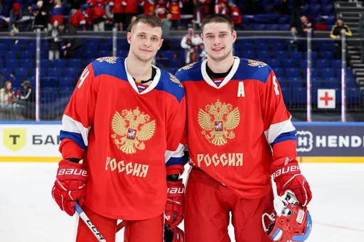 Россия забросила четыре безответные шайбы в первом периоде матча с Казахстаном