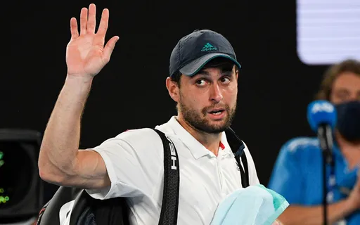 Карацев в трёх партиях обыграл Лехечку и вышел во второй круг US Open