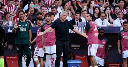 «Реал» передал УЕФА 50 тысяч страниц и требует отобрать титулы у «Барселоны»