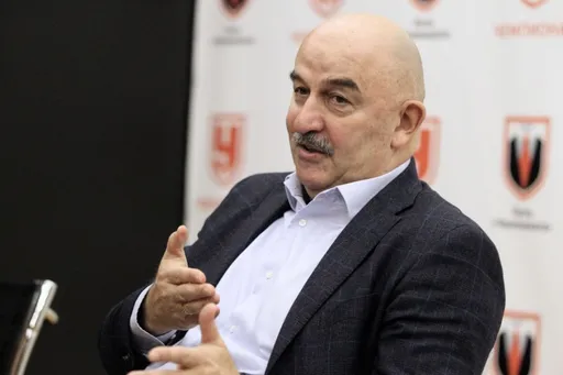 Черчесов заявил о желании выйти с «Ференцварошем» в группу Лиги чемпионов