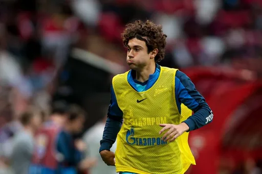 Коваленко сообщил, что «Зенит» и «Локомотив» предлагали ему равные условия по контракту